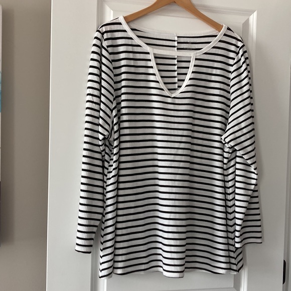 Lane Bryant 22/24 top long sleeves - Picture 2 of 11